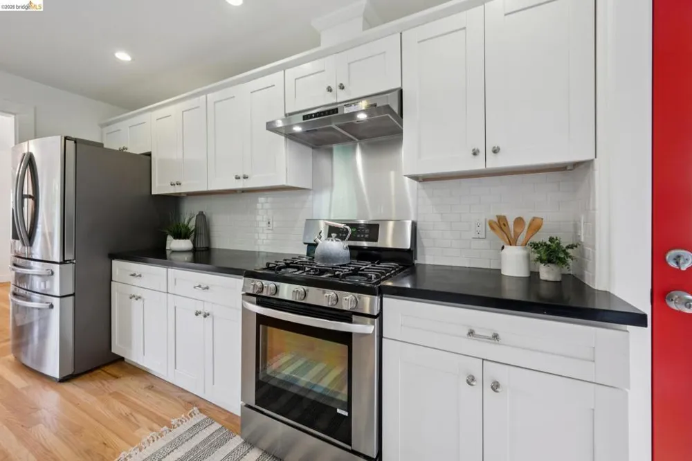 15 Edgecroft Rd Kensington, CA 94707