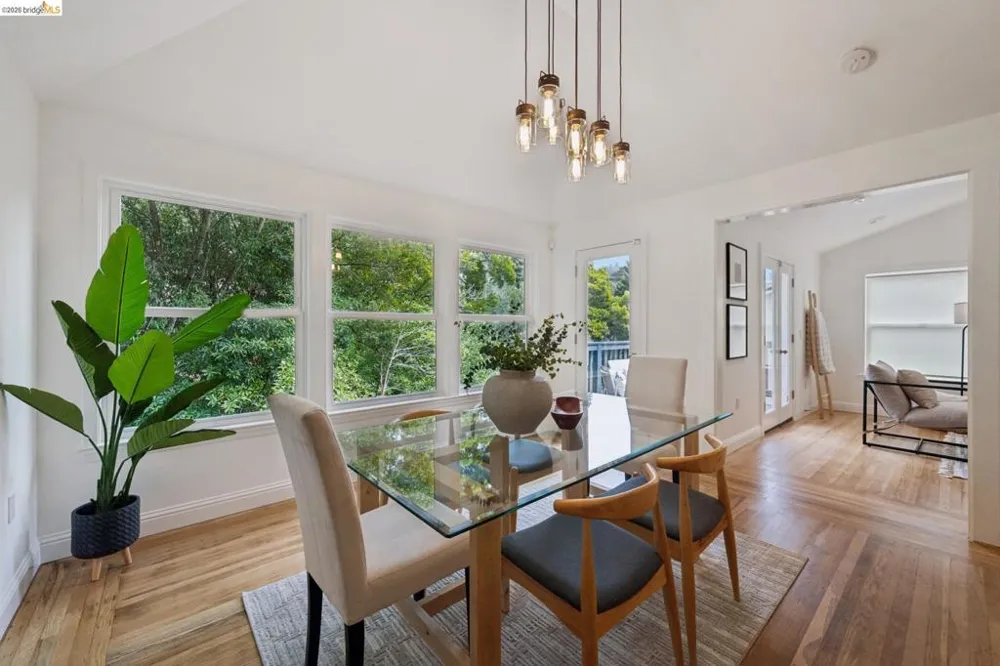 15 Edgecroft Rd Kensington, CA 94707