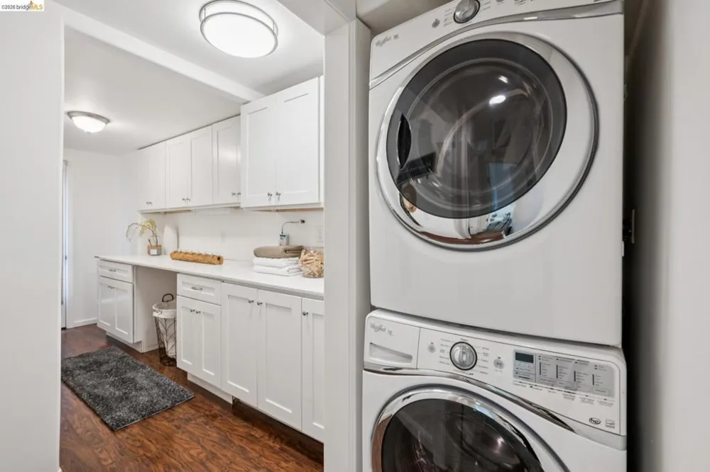 15 Edgecroft Rd Kensington, CA 94707