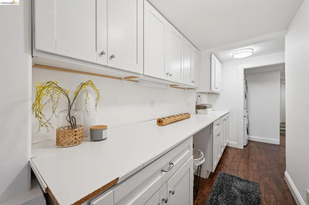 15 Edgecroft Rd Kensington, CA 94707