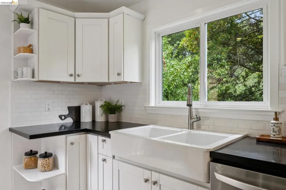 15 Edgecroft Rd Kensington, CA 94707