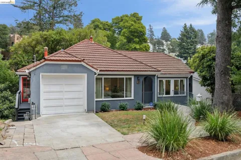 15 Edgecroft Rd