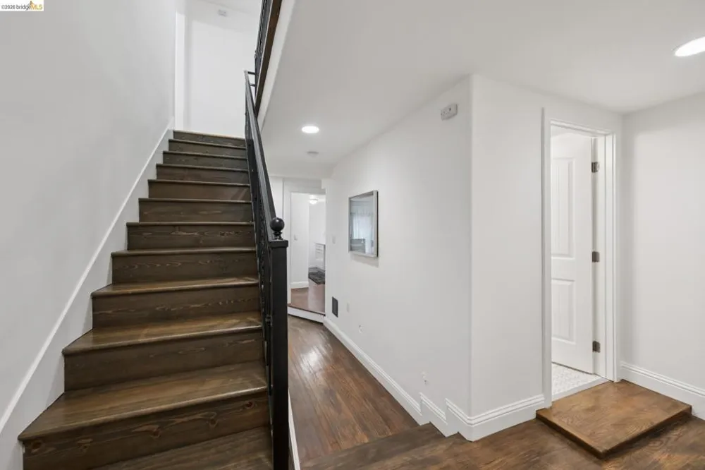 15 Edgecroft Rd Kensington, CA 94707