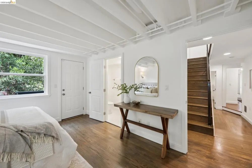 15 Edgecroft Rd Kensington, CA 94707