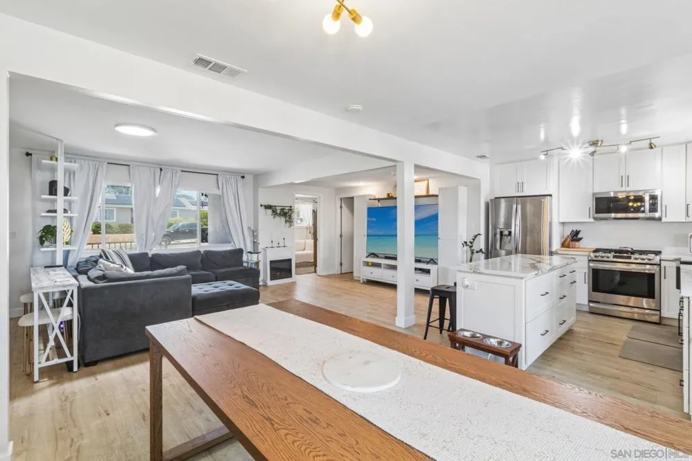 9239 Bellagio Rd Santee, CA 92071