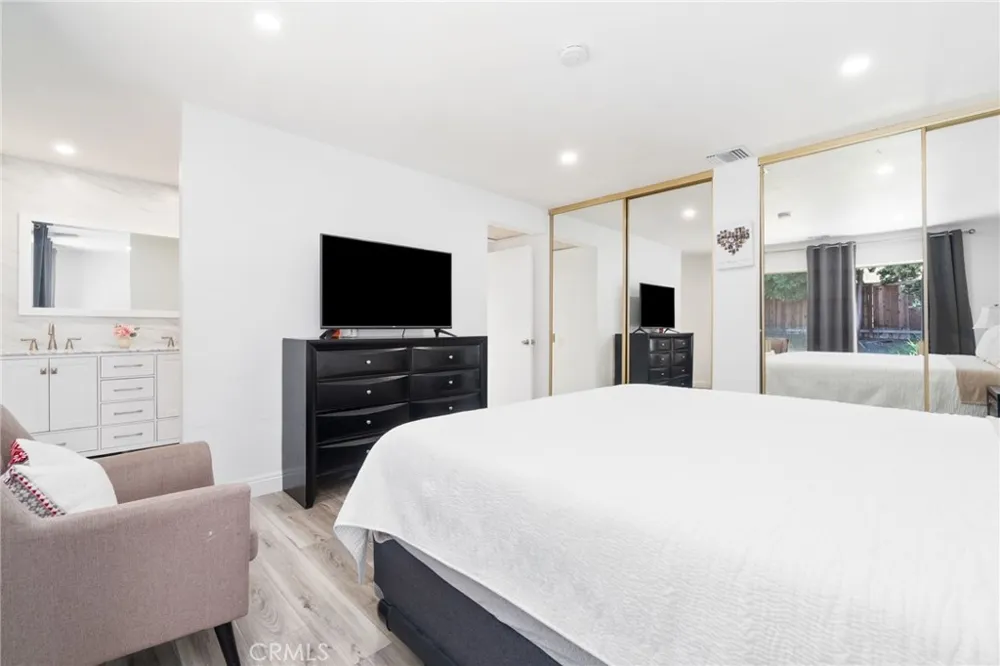 4331 Rafael Irvine, CA 92604