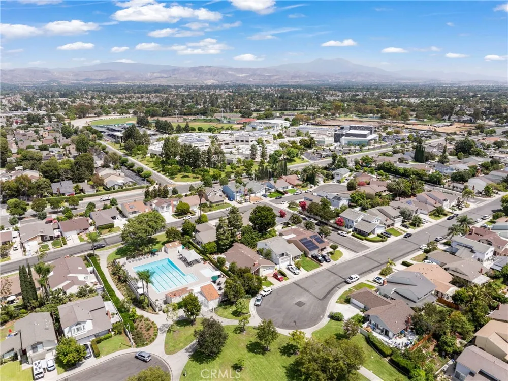 4331 Rafael Irvine, CA 92604