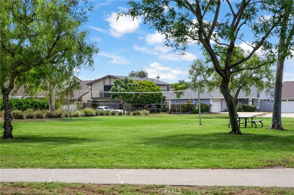 4331 Rafael Irvine, CA 92604