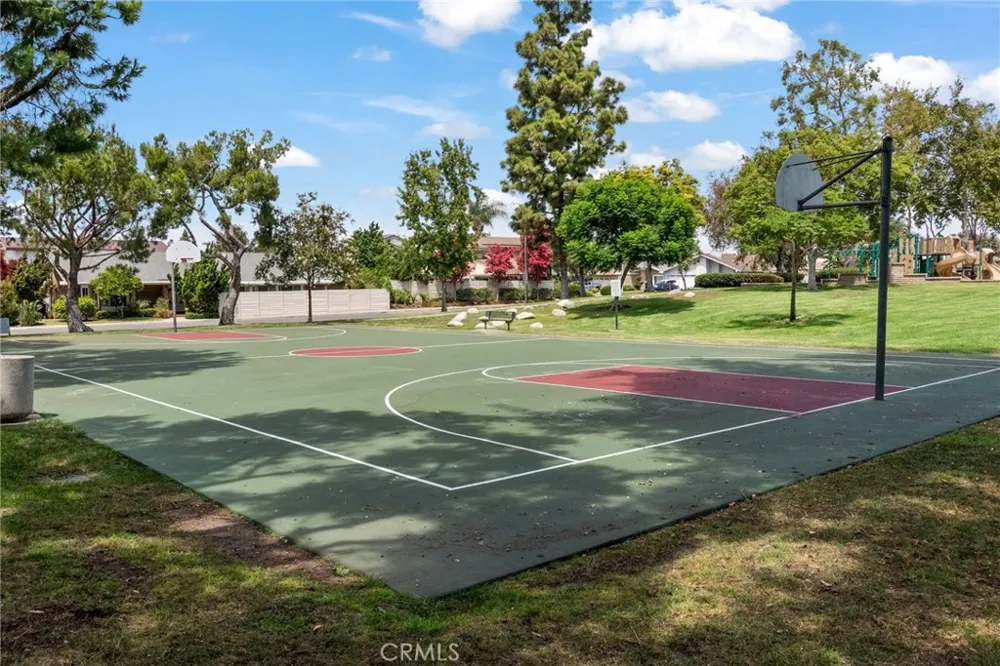 4331 Rafael Irvine, CA 92604