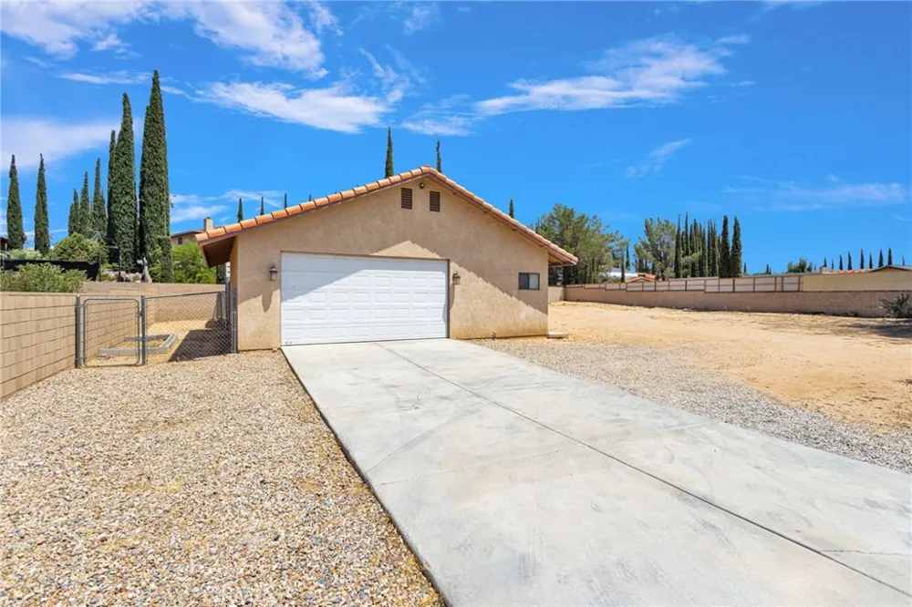13425 Rincon Apple Valley, CA 92308