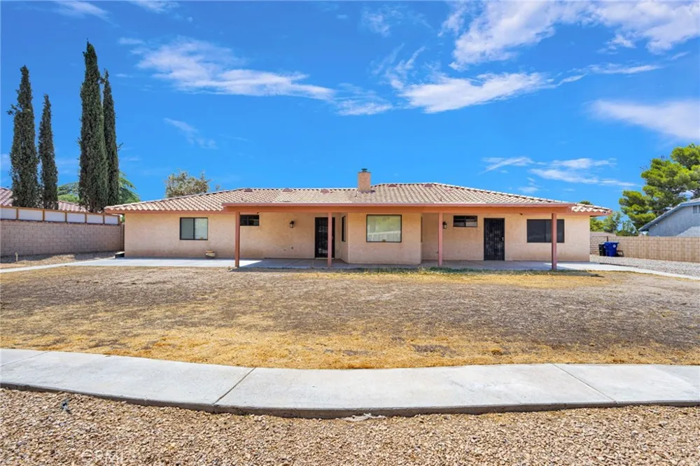 13425 Rincon Apple Valley, CA 92308