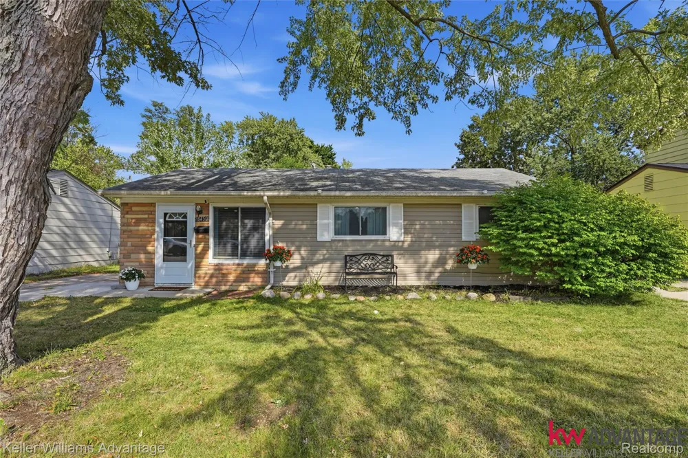 18450 Kinloch Redford Charter Township, MI 48240