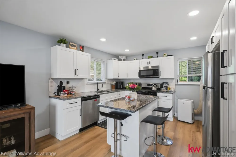 18450 Kinloch Redford Charter Township, MI 48240