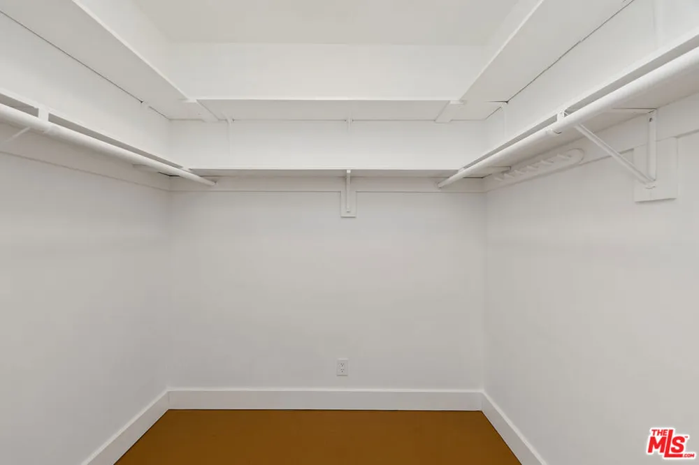 714 Kensington Road Santa Monica, CA 90405