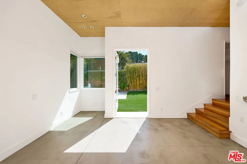 714 Kensington Road Santa Monica, CA 90405