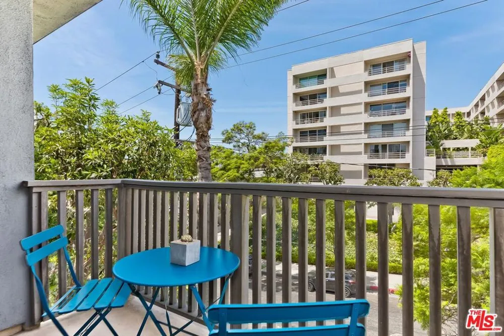 1134 Alta Loma Road #305 West Hollywood, CA 90069