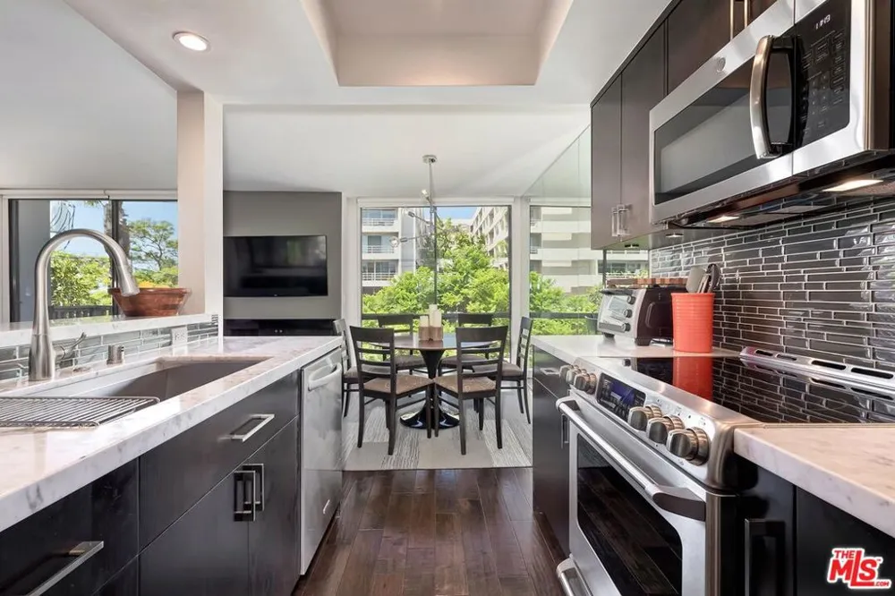 1134 Alta Loma Road #305 West Hollywood, CA 90069