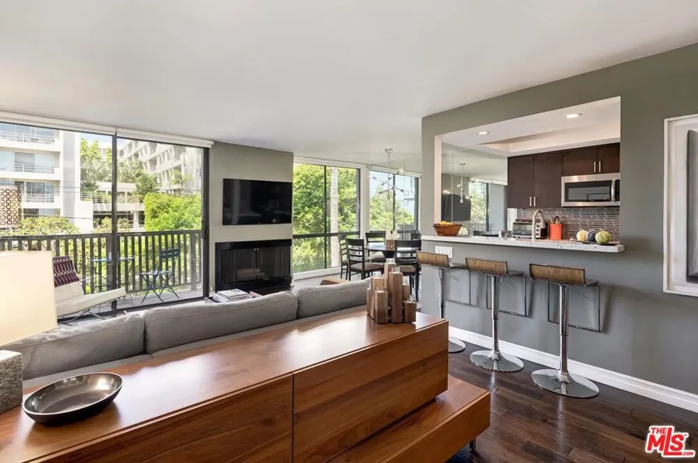 1134 Alta Loma Road #305 West Hollywood, CA 90069