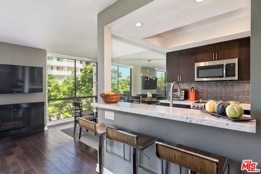 1134 Alta Loma Road #305 West Hollywood, CA 90069