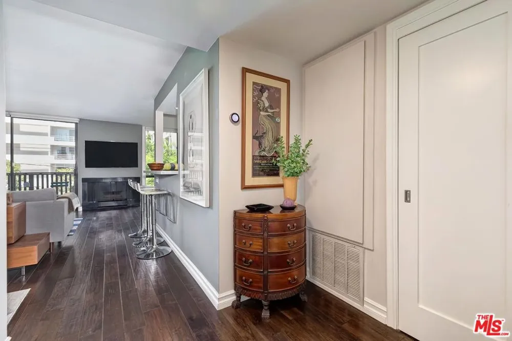 1134 Alta Loma Road #305 West Hollywood, CA 90069
