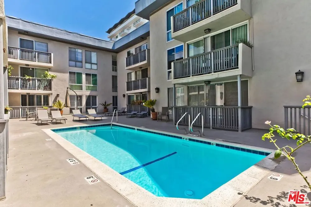 1134 Alta Loma Road #305 West Hollywood, CA 90069