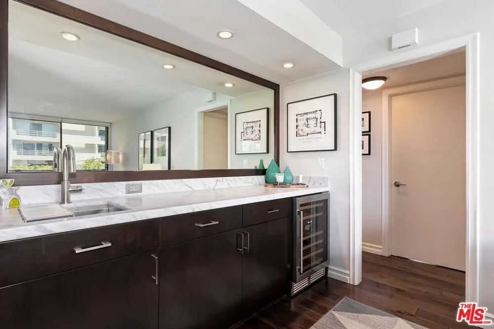 1134 Alta Loma Road #305 West Hollywood, CA 90069