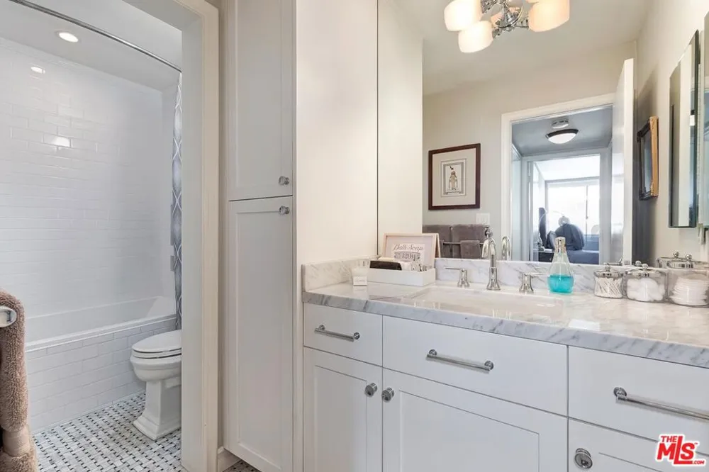 1134 Alta Loma Road #305 West Hollywood, CA 90069