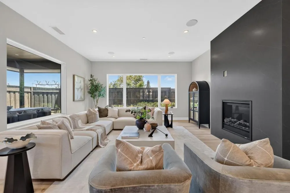 104 Sporleder Court Los Gatos, CA 95032