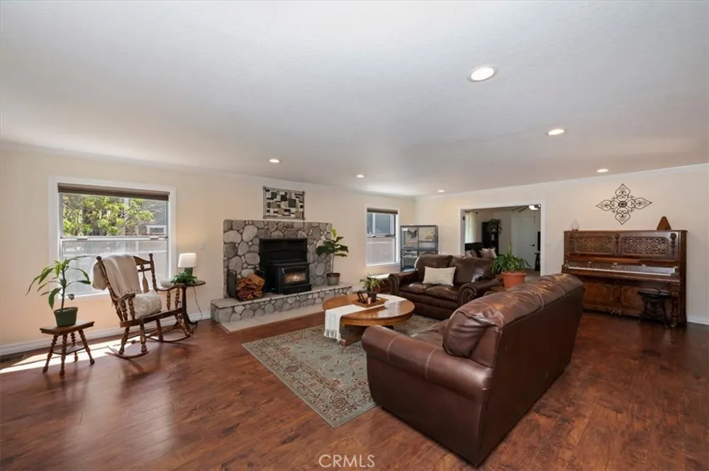 41725 Mockingbird Big Bear Lake, CA 92315