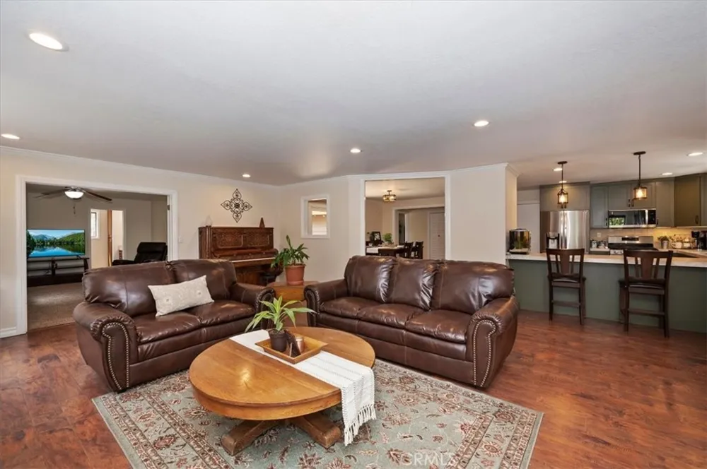 41725 Mockingbird Big Bear Lake, CA 92315