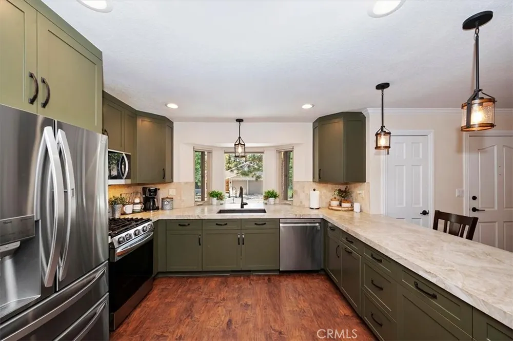 41725 Mockingbird Big Bear Lake, CA 92315