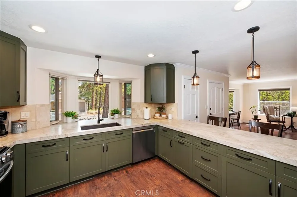 41725 Mockingbird Big Bear Lake, CA 92315