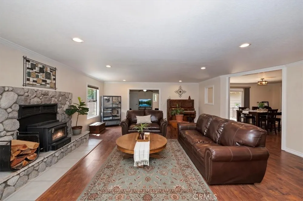 41725 Mockingbird Big Bear Lake, CA 92315