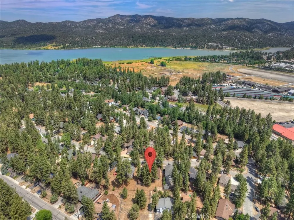 41725 Mockingbird Big Bear Lake, CA 92315
