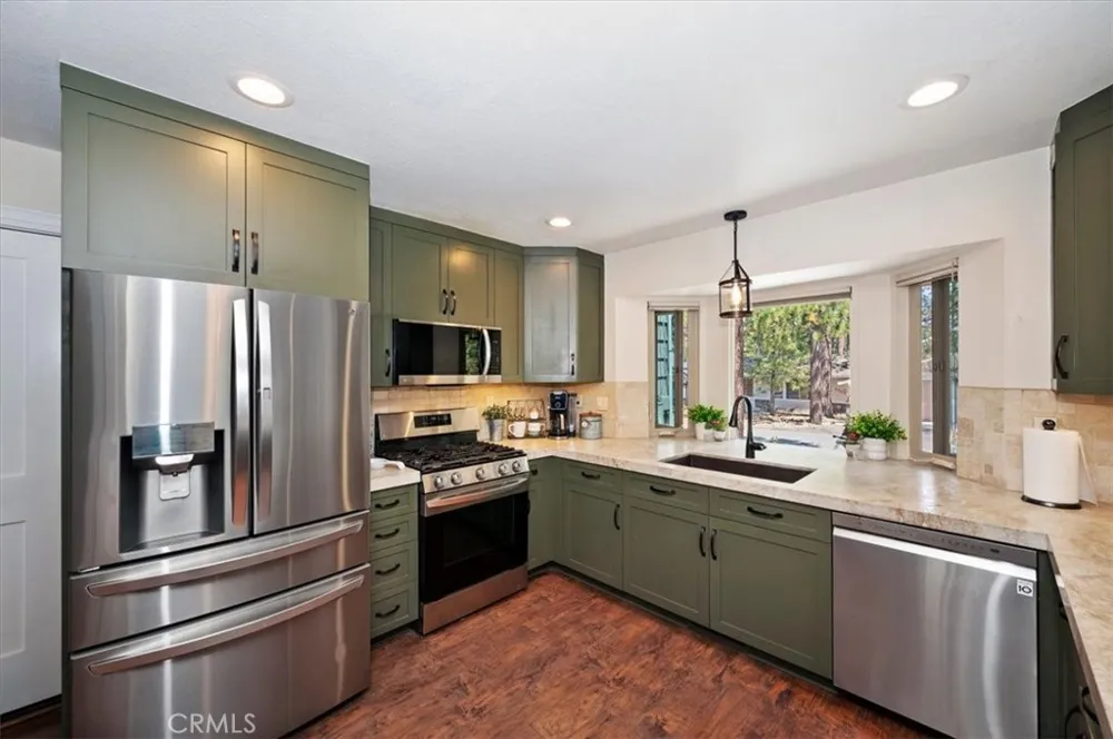41725 Mockingbird Big Bear Lake, CA 92315