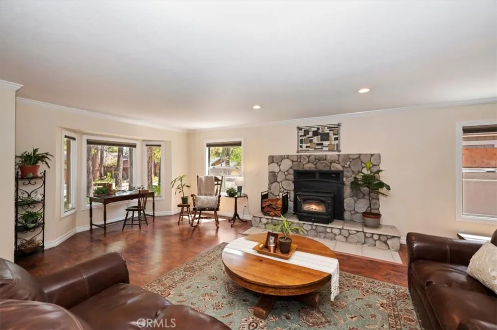 41725 Mockingbird Big Bear Lake, CA 92315