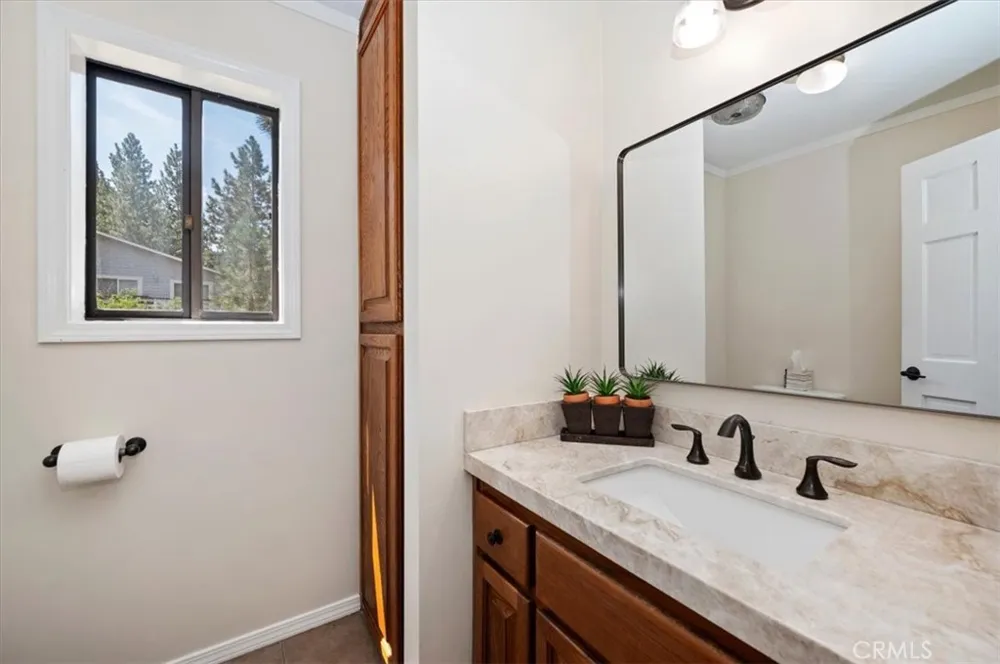 41725 Mockingbird Big Bear Lake, CA 92315