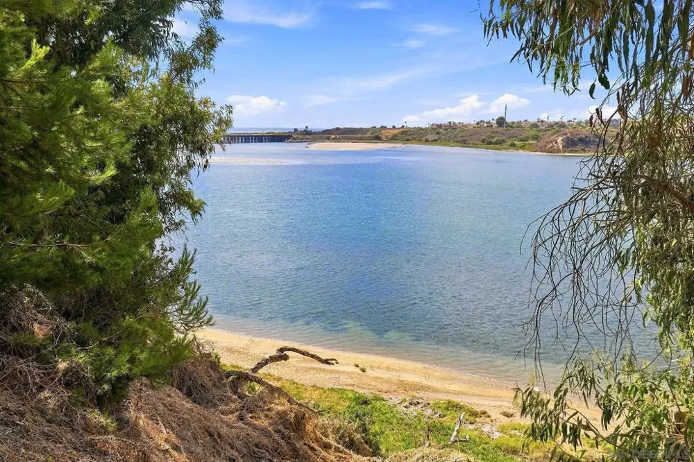 2081 Sheridan Encinitas, CA 92024