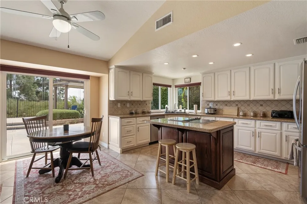 2528 Sloan La Verne, CA 91750