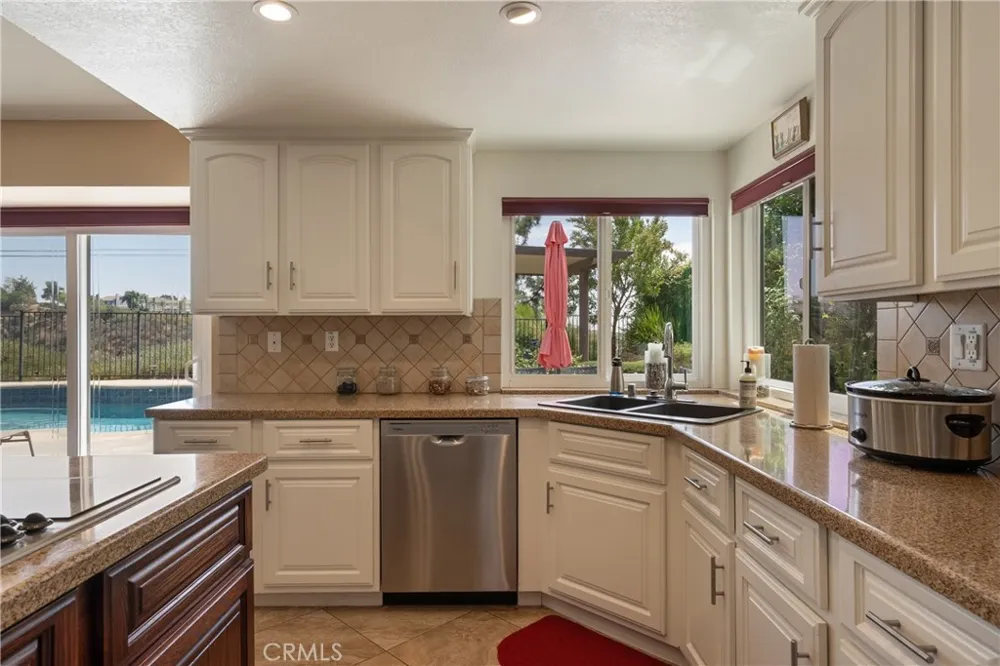 2528 Sloan La Verne, CA 91750
