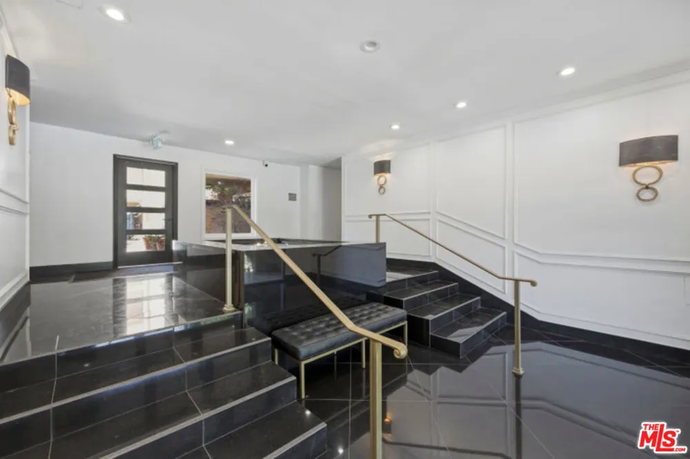 1121 Olive Drive #302 West Hollywood, CA 90069