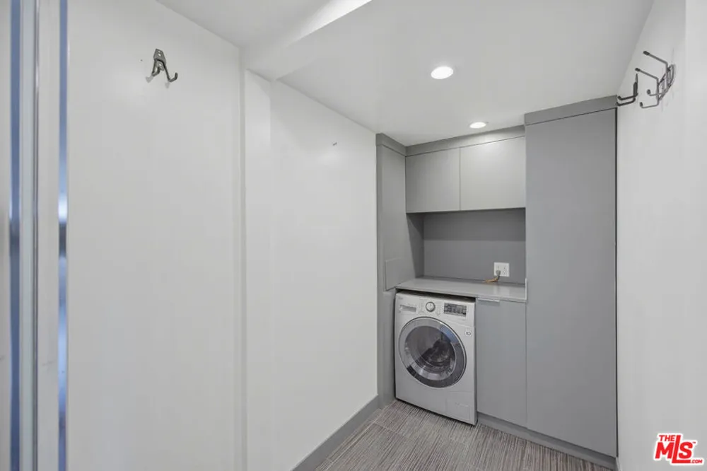 1121 Olive Drive #302 West Hollywood, CA 90069