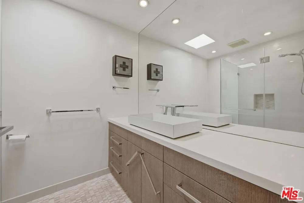 1121 Olive Drive #302 West Hollywood, CA 90069