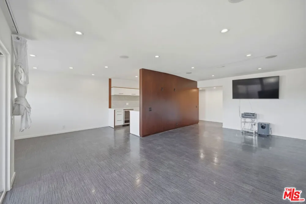 1121 Olive Drive #302 West Hollywood, CA 90069