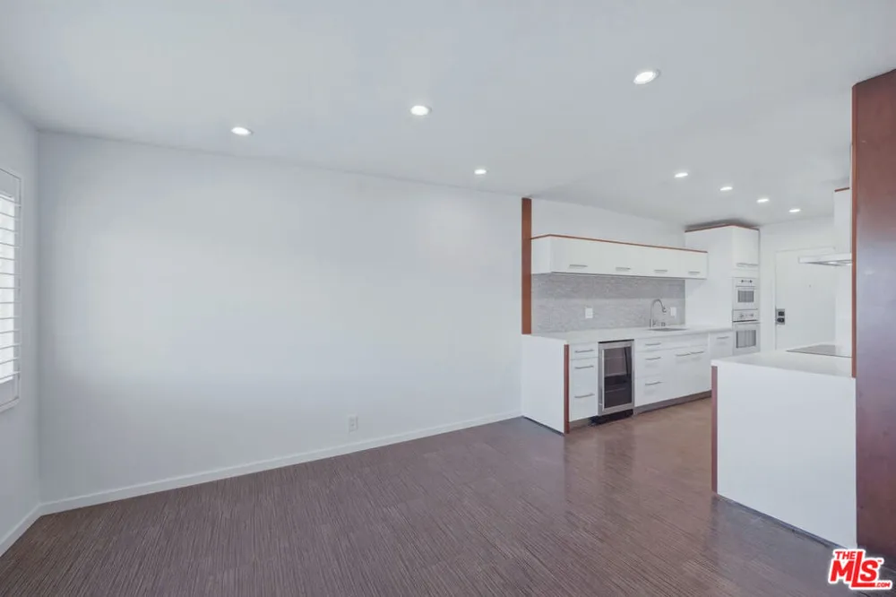 1121 Olive Drive #302 West Hollywood, CA 90069