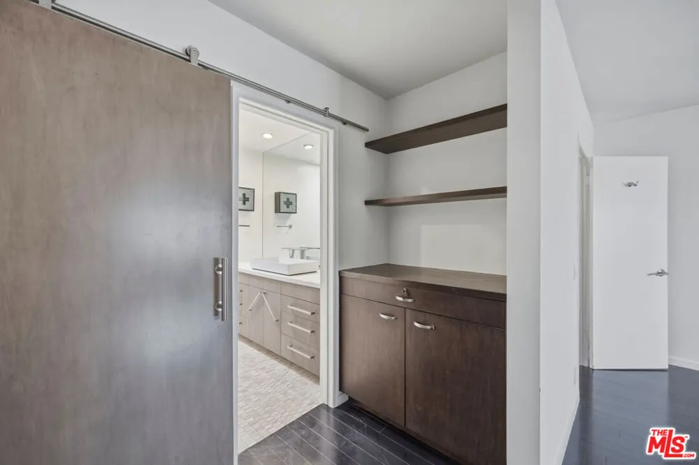 1121 Olive Drive #302 West Hollywood, CA 90069
