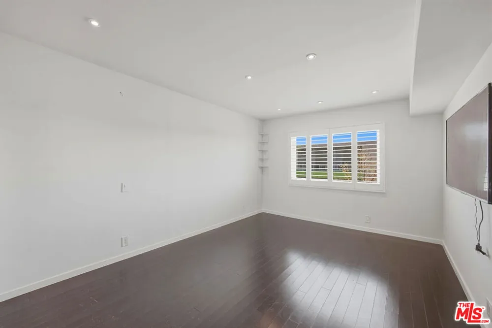 1121 Olive Drive #302 West Hollywood, CA 90069