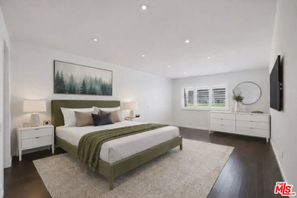 1121 Olive Drive #302 West Hollywood, CA 90069