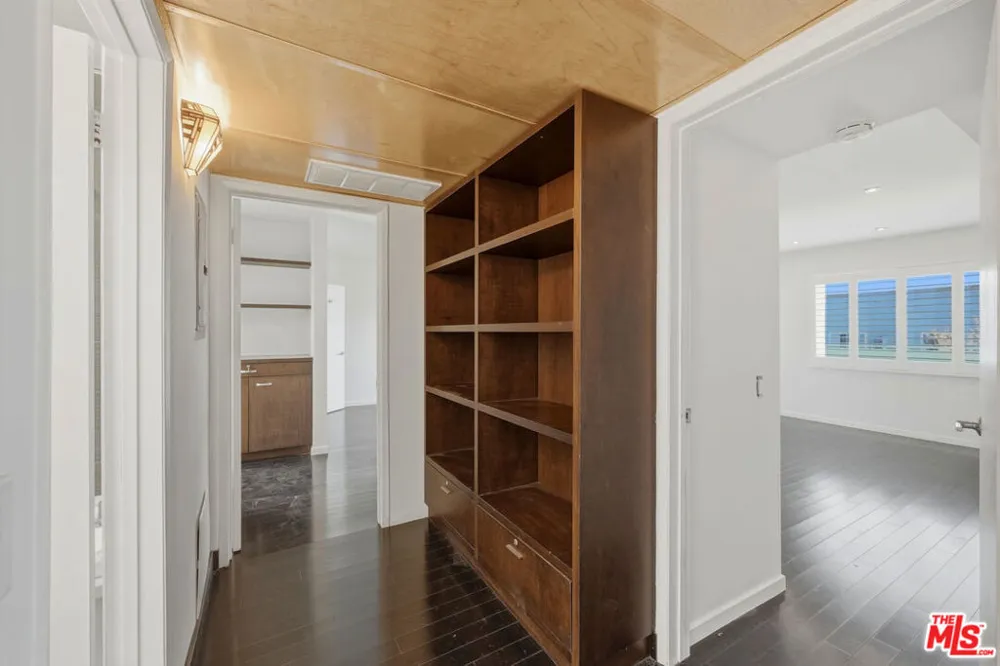 1121 Olive Drive #302 West Hollywood, CA 90069