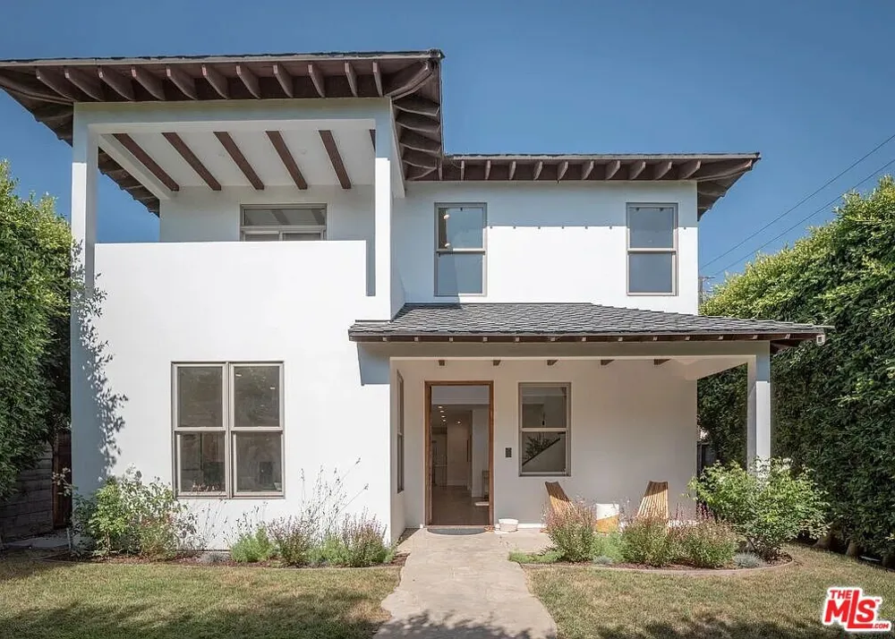 3496 Redwood Avenue Los Angeles, CA 90066